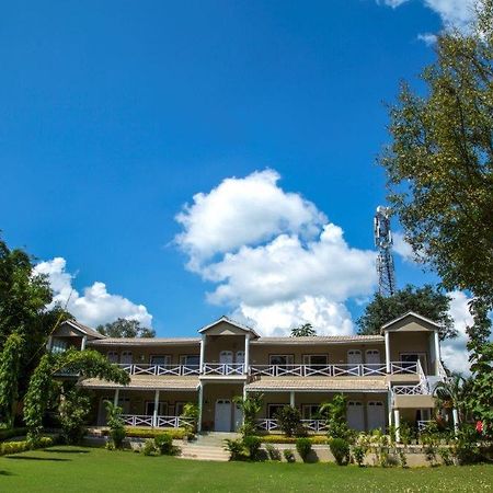 Tiger'S Den Resort Bandhavgarh National Park Екстериор снимка