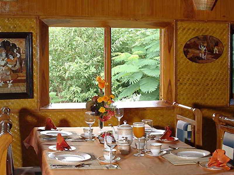 Tiger'S Den Resort Bandhavgarh National Park Екстериор снимка