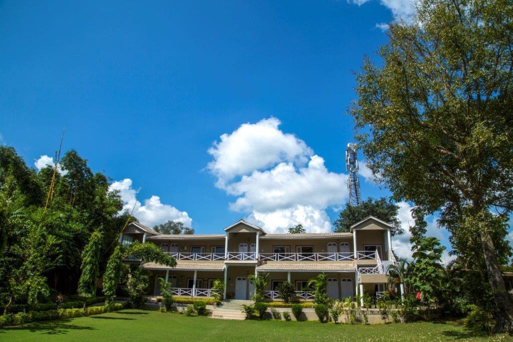 Tiger'S Den Resort Bandhavgarh National Park Екстериор снимка